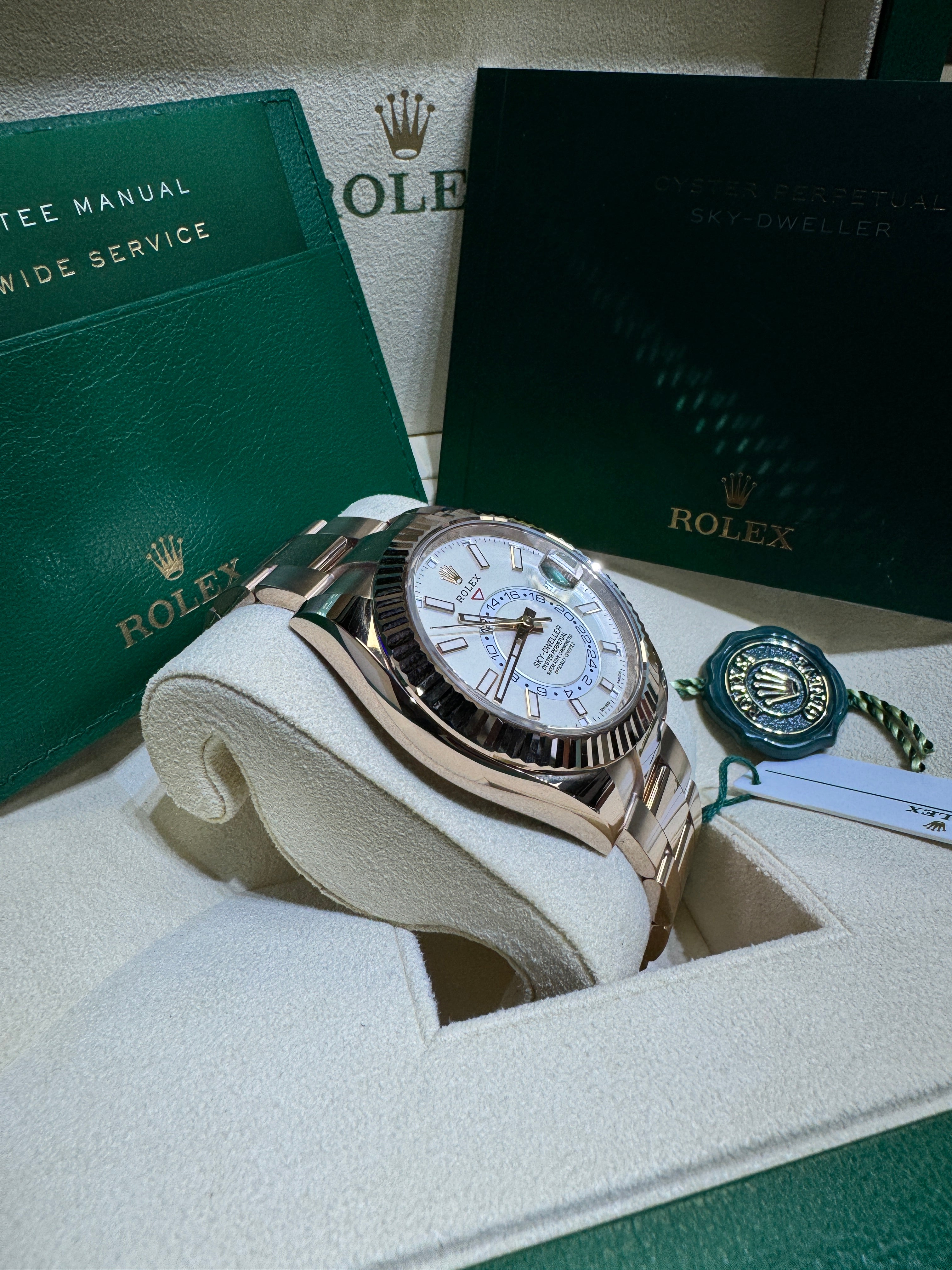 Rolex Sky Dweller Watch 326935 w