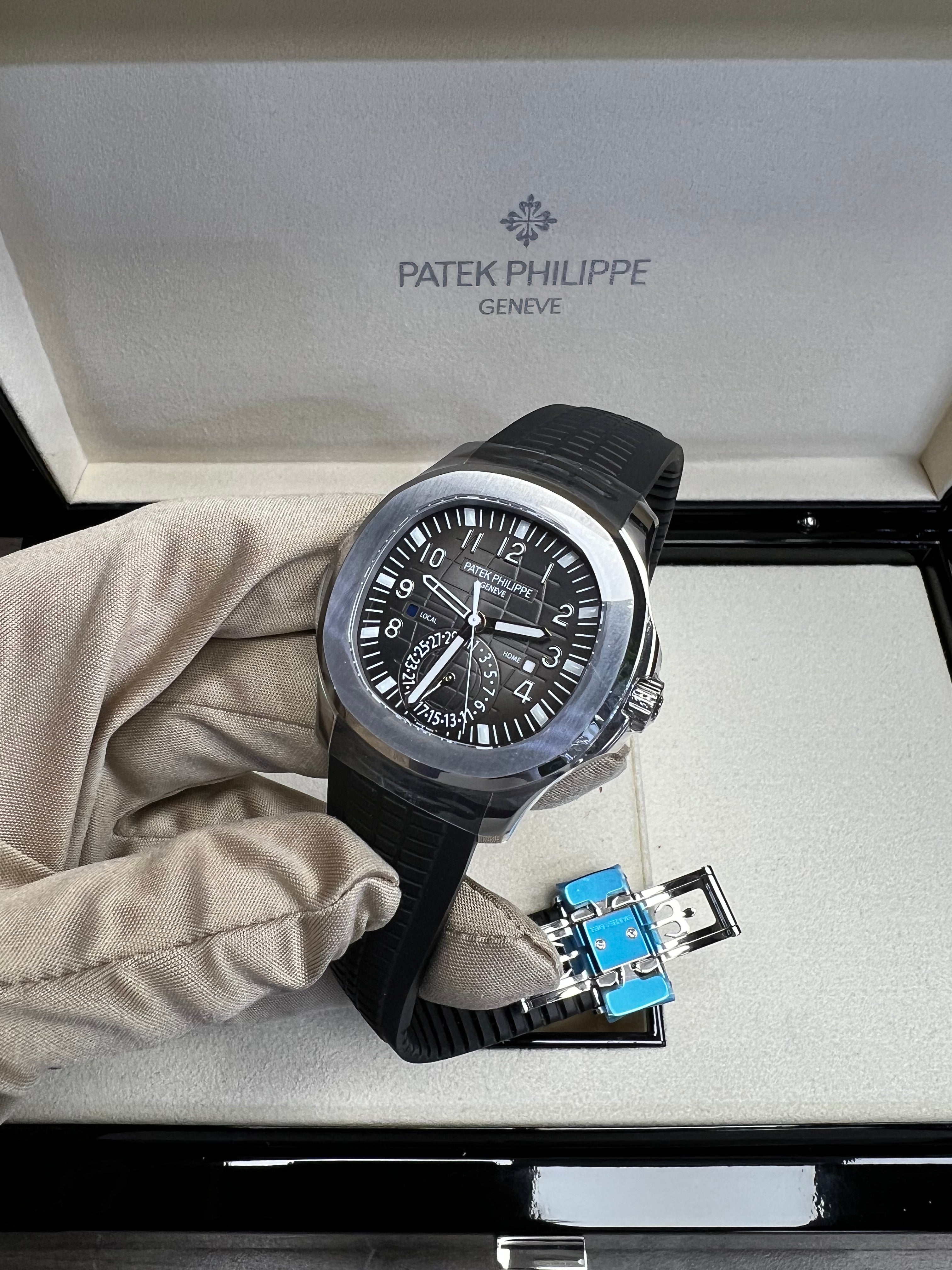 Patek Philippe Nautilus Watch 5980/1R-001