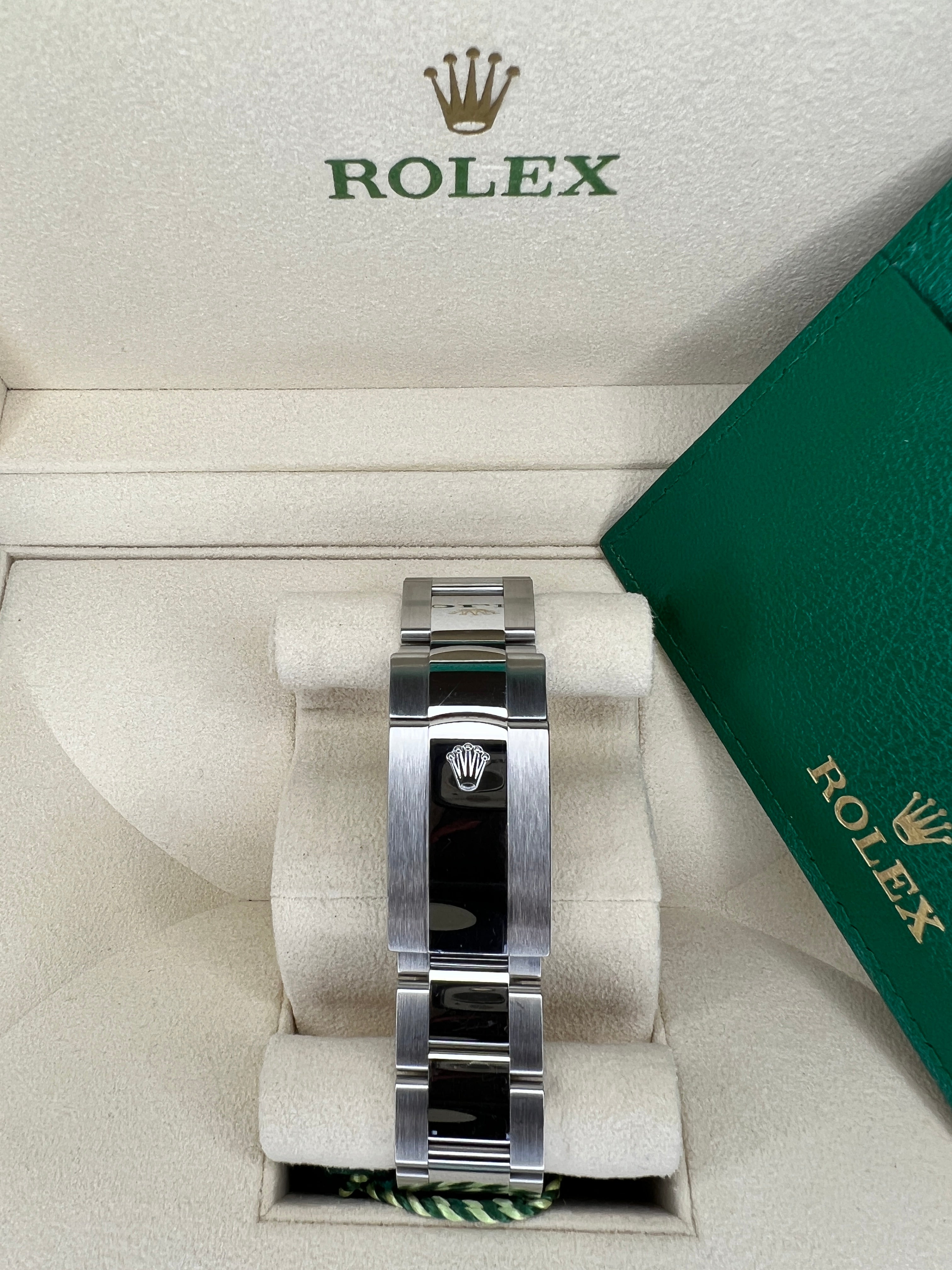 Rolex Sky-Dweller 336934 Oyster Perpetual | 42mm Oystersteel Blue | Unworn Complete Box & Papers