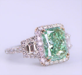 GIA CERTIFIED 4.03 CT FANCY VIVID GREEN DIAMOND / 18KT WHITE GOLD DIAMOND HALO SETTING